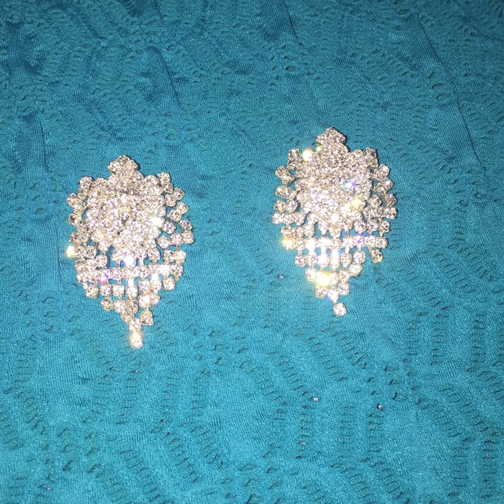 Crystal rhinestone clip earrings